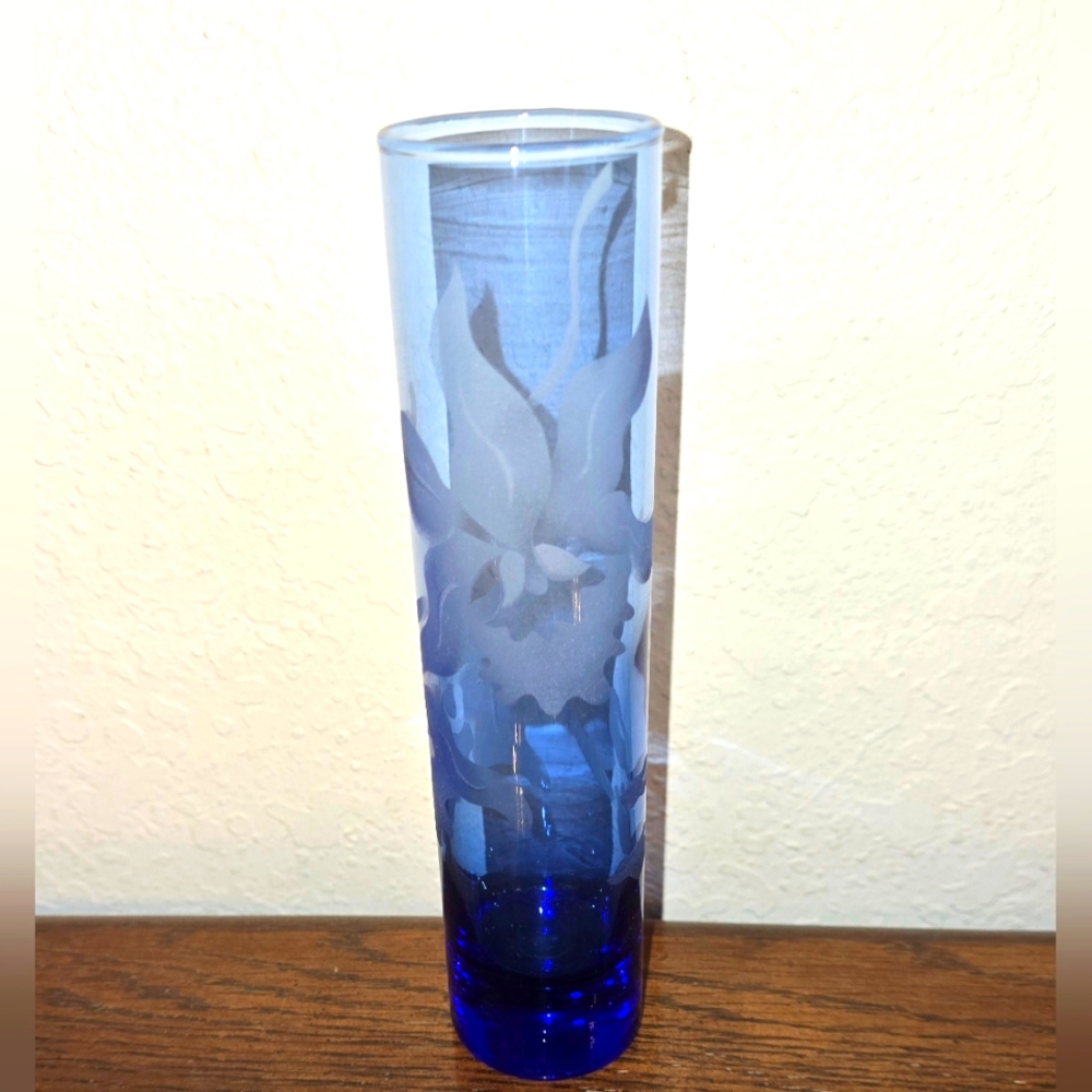 Vintage 1990 Hand Blown Orchid Design Vase Signed By Artist